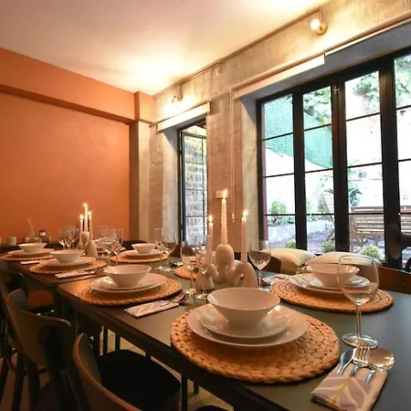 Stunning 6br 4bath Near Tram Villa Isztambul