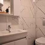 Villa Stunning 6br 4bath Near Tram
