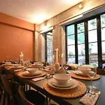 Stunning 6br 4bath Near Tram Villa Istanbul