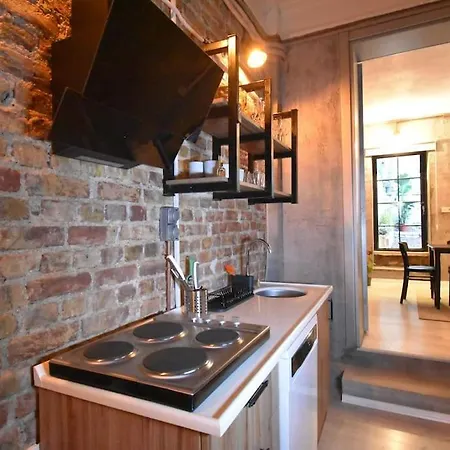 Stunning 6br 4bath Near Tram فيلة