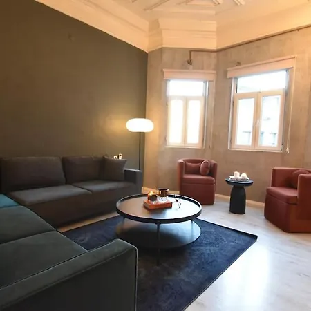 Stunning 6br 4bath Near Tram *