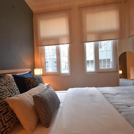 Stunning 6br 4bath Near Tram * اسطنبول