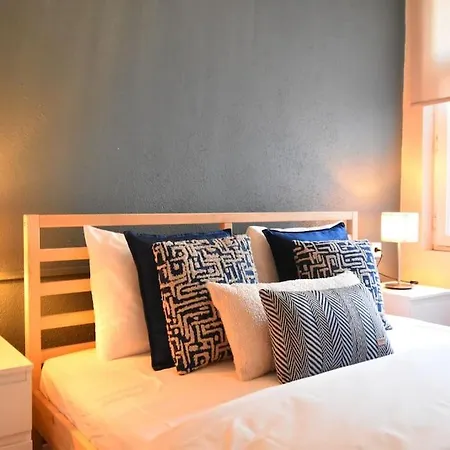 فيلة Stunning 6br 4bath Near Tram اسطنبول