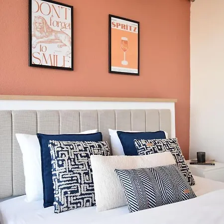 Stunning 6br 4bath Near Tram فيلة اسطنبول