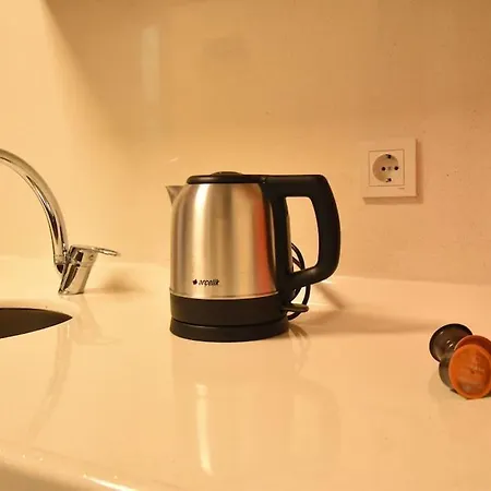 Stunning 6br 4bath Near Tram * اسطنبول