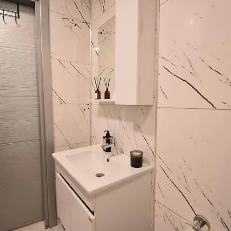 Stunning 6br 4bath Near Tram فيلة اسطنبول