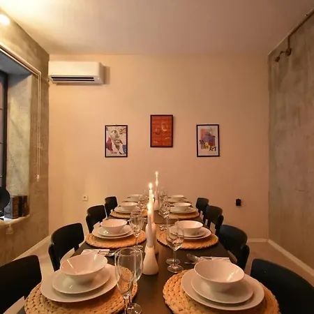 Stunning 6br 4bath Near Tram
