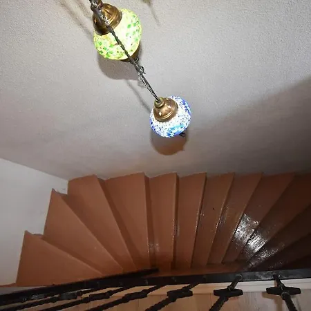 Stunning 6br 4bath Near Tram * اسطنبول