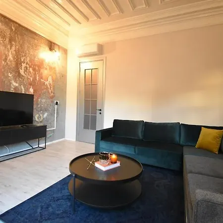 Stunning 6br 4bath Near Tram فيلة