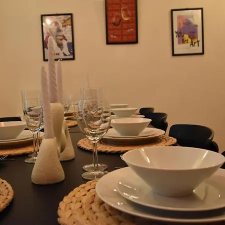 Stunning 6br 4bath Near Tram فيلة اسطنبول