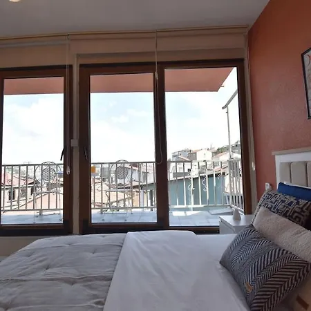 فيلة Stunning 6br 4bath Near Tram اسطنبول