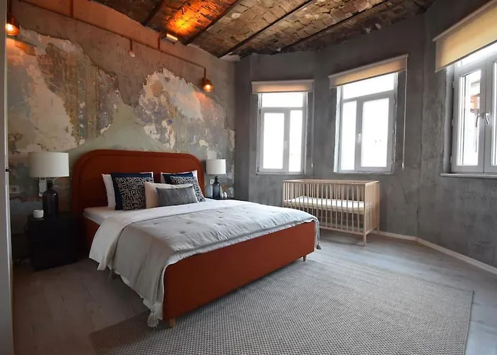 Stunning 6br 4bath Near Tram 빌라