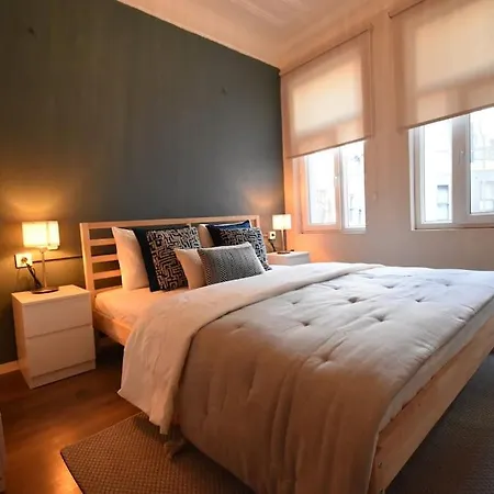 Stunning 6br 4bath Near Tram איסטמבול